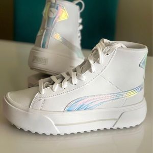 Girls Puma Sneakers Size 6.5